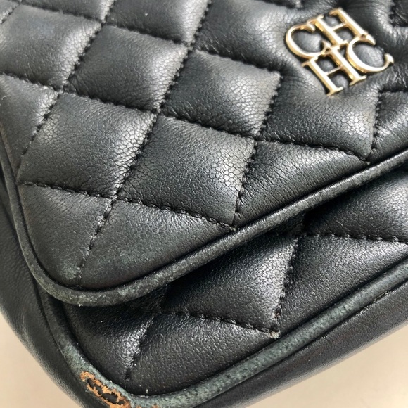 A Carolina Herrera Black Quilted Crossbody Bag - Picture 5 of 5